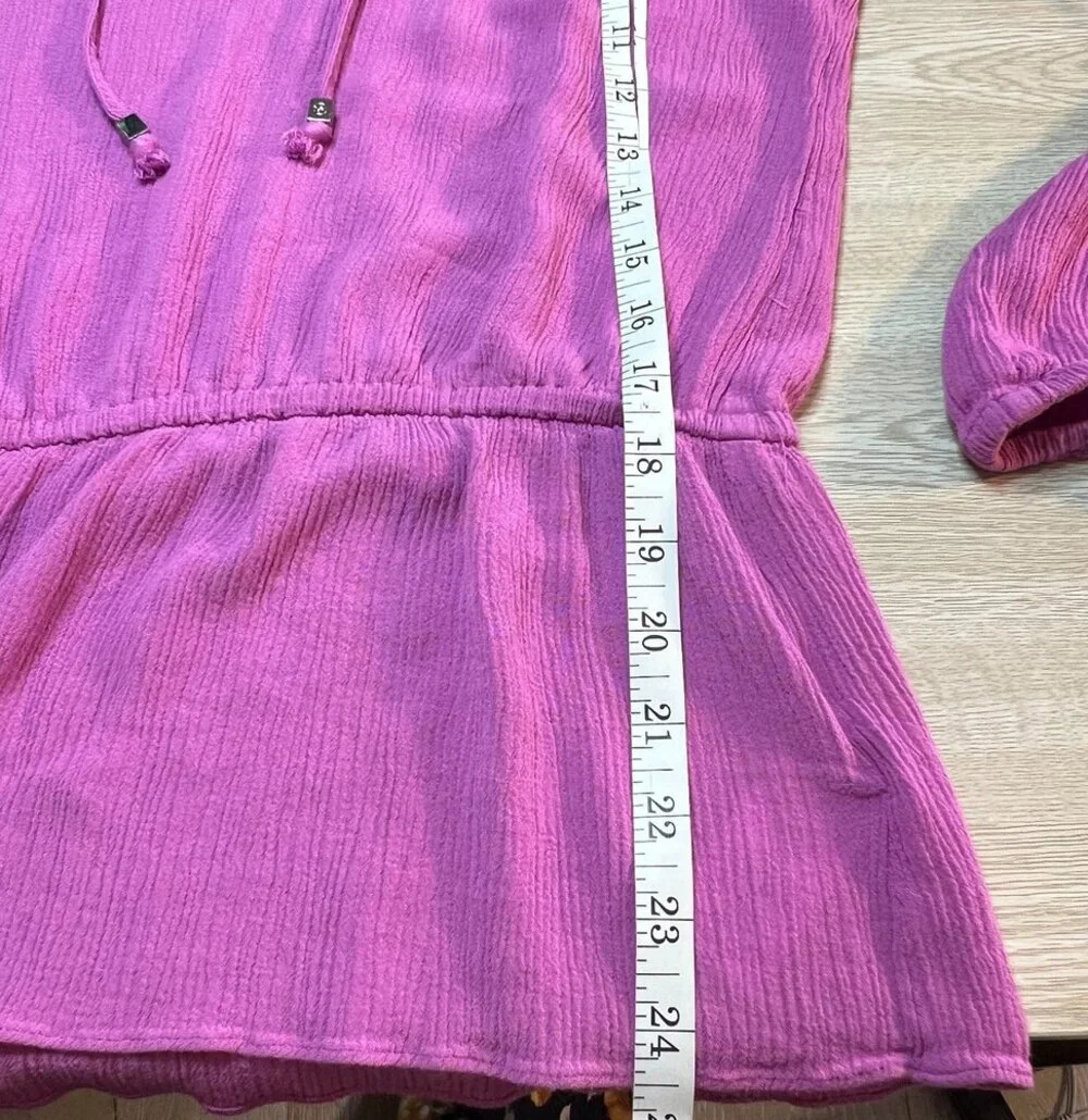 Michael Kors - Blouse Women's Size 6 Pink Rippled Keyhole Neck Ruffle Band Waist